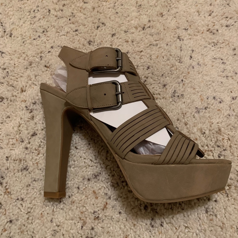 Tan strappy buckle heels